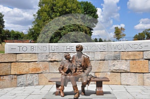 Abraham Lincoln statue img