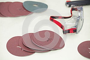 abrasive discs and eyewear photo