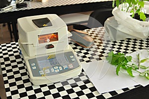 Absolute Moisture Meter