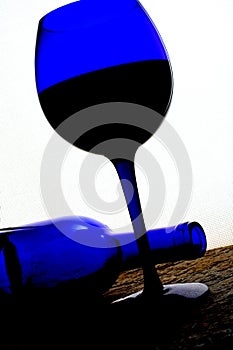 Abstract Wine Glassware Design