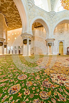 Abu Dabi - JANUARY 9, 2015: Sheikh Zayed mosque photo