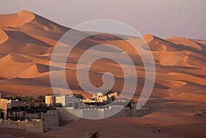 Abu Dhabi desert photo
