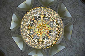 Abu Dhabi - Sheikh Zayed Mosque chandelier