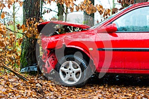 Accident - car crashed into tree