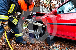 Accident - Fire brigade rescues Victim of a car