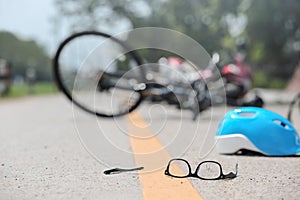 Incidente motociclo la caduta sul strade 