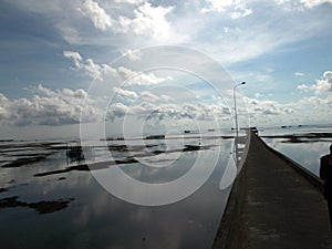 acque del porto di Mindoro con bassa marea, Filippine