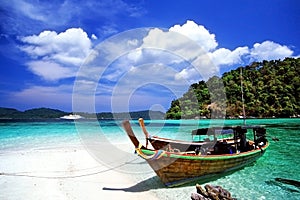 Adang-Rawi Island