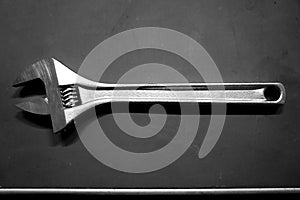 Adjustable spanner wrench