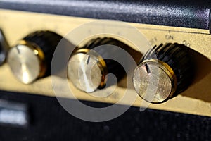 Adjusting a volume knob