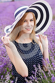 Adorable girl in lavender field, Provans