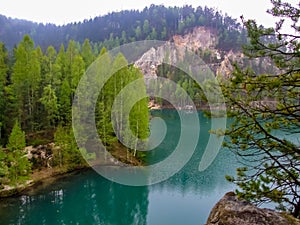 AdrÅ¡paÅ¡skÃ© pond in AdrÅ¡pach-Teplice Rocks in Czechia