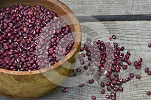 aduki beans in wooden bowl