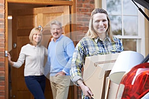 Adult Daughter Moving Out Of Parent's Home