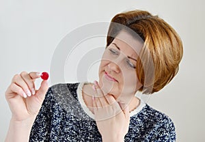 Adult woman with a sore throat