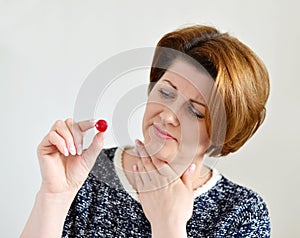 Adult woman with a sore throat