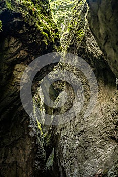 Dobrodružná turistická stezka kaňonem v národním parku Slovenský ráj, Slovensko. Via ferrata v kaňonu Kysel. Discovery travel c