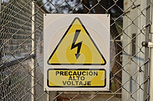 Advertencia alto voltaje / High voltage warning photo