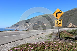 Advisory speed limit sign in America