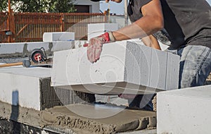 Aerated concrete masonry