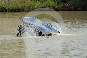 Aerator turbine fill oxygen to water is using solar energy