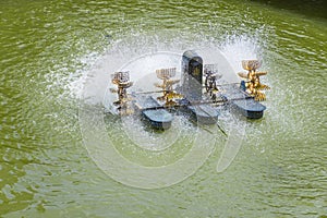 Aerator turbine wheel mechine fill oxygen into water