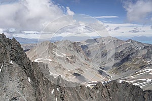 Attuale la Valle macerie piste sul allineare nuovo 