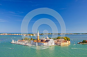 Antenna panoramico da isola torre campanaria veneziano laguna 