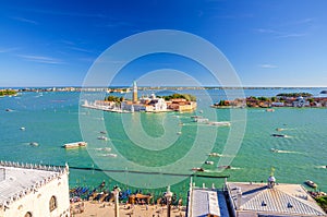 Antenna panoramico da isola torre campanaria veneziano laguna 