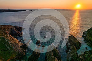 Antena atardecer a través de atlántico Océano 