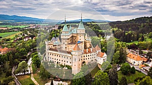 Letecký pohľad na stredoveký hrad Bojnice