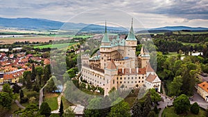 Letecký pohľad na stredoveký hrad Bojnice