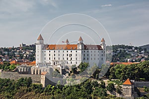 Letecký pohľad na Bratislavský hrad známu pamiatku slovenska