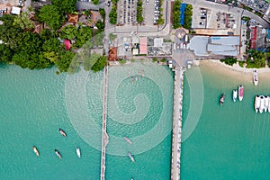 Vista aérea de muelle en tailandia 