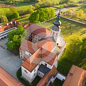 Vista aerea da monastero come castello, Europa 