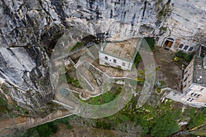 Luftaufnahme aus Höhle aus Frankreich, massiv heilig geruch berühmt der ort 