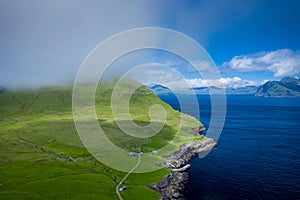 Vista aérea de isla en feroés islas norte atlántico Océano. hecho de acuerdo a trompeta más alto. nórdico 