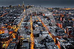 Letecký pohled z nový město v noci 
