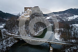 Letecký pohled na Oravský hrad v zimě, Slovensko