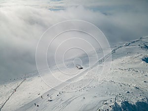 Letecký pohled na sjezdovku na slovensku hory