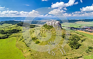 Letecký pohled na Spišský hrad nebo Spišský hrad, památku UNESCO na Slovensku