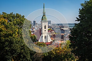 Letecký pohľad na Dóm sv. Martina a Bratislavu - Bratislava, Slovensko