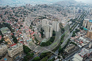 Vista aérea de carretera a vecindario de en 