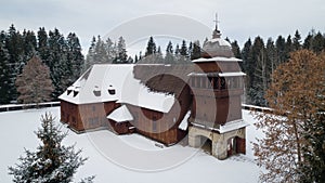 Letecký pohled na Dřevěný artikulární evangelický kostel Svatý Kríž, Slovensko