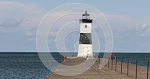 Aerie Harbor Pierhead lighthouse Pennsylvania pan 4K