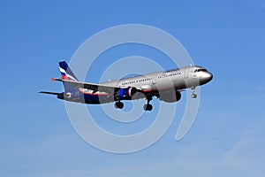 Aeroflot Airbus A321 landing