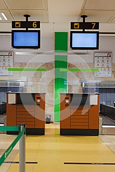 Aeroport Areas divided into Several numbered Lanes and used for Check in