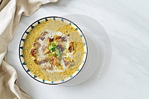 Afghani chicken in green curry or Hariyali tikka chicken hara masala