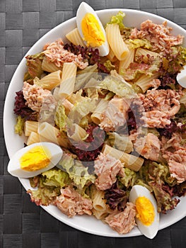 African tuna salad with tomatos and green peppers