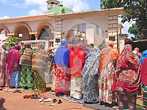 African woman praying photo